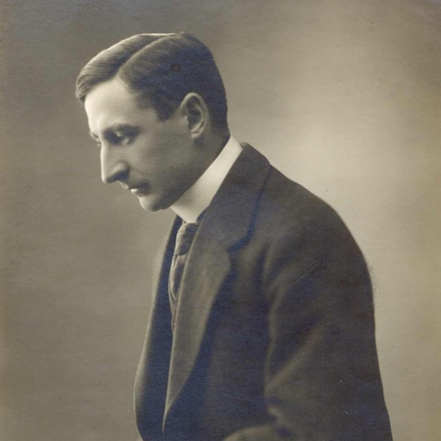 http://static.origos.hu/s/img/i/1510/20151005wallenberg8.jpg?w=644&h=644